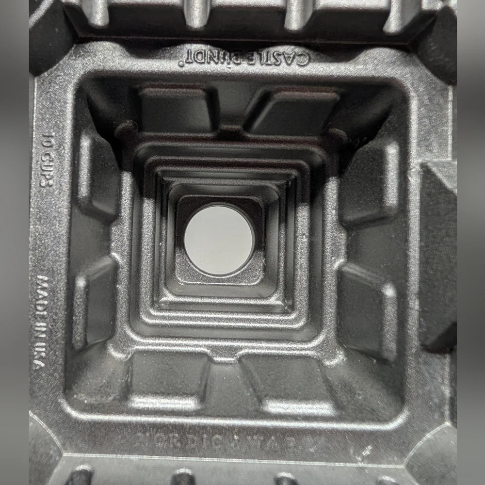 Nordic Ware 10 Cup Castle Bundt Baking‎ Pan